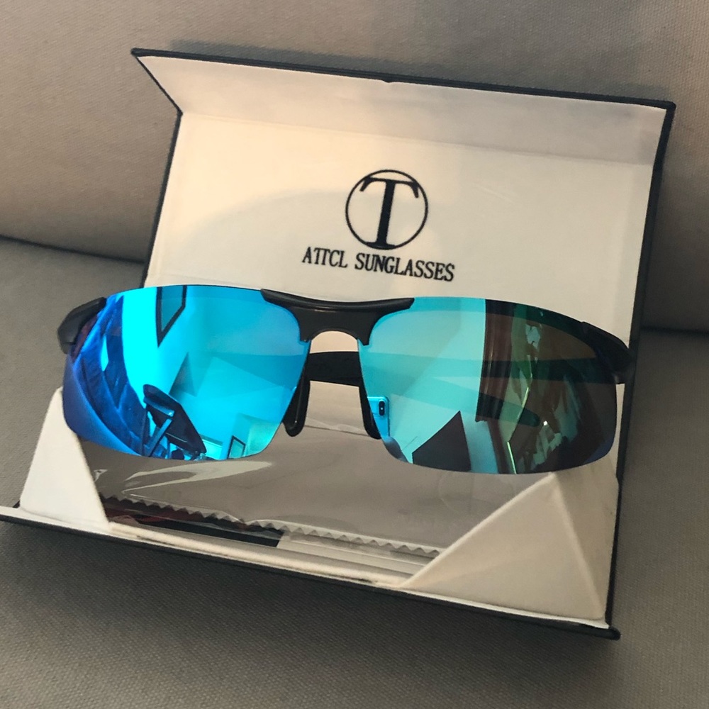 ATTCL Men’s Polarized sunglasses